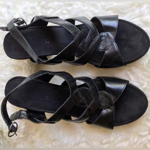 Black Strappy Aerosoles Chunky Sandal Heel Women’s Size 8.5